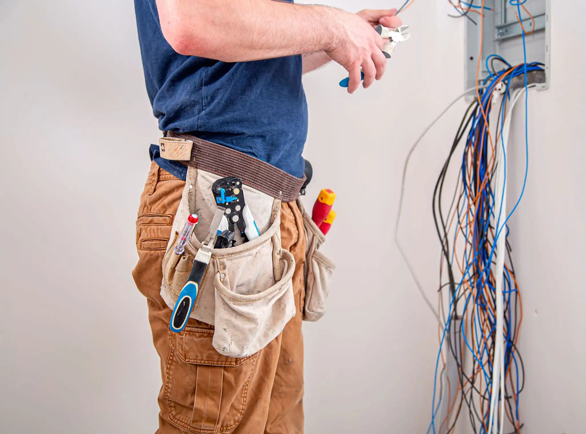 Plumbing works and services, electrical and small renovations kitchens, bathrooms and apartments in San Miguel de Abona.